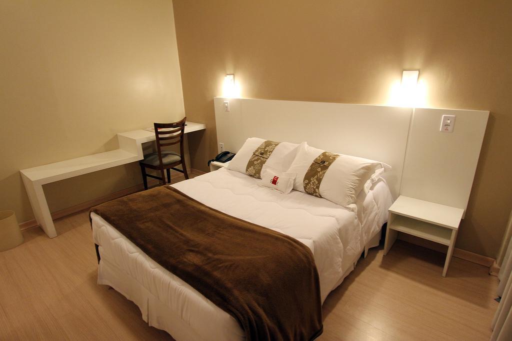Hotel Curi Executive Πελότας Δωμάτιο φωτογραφία