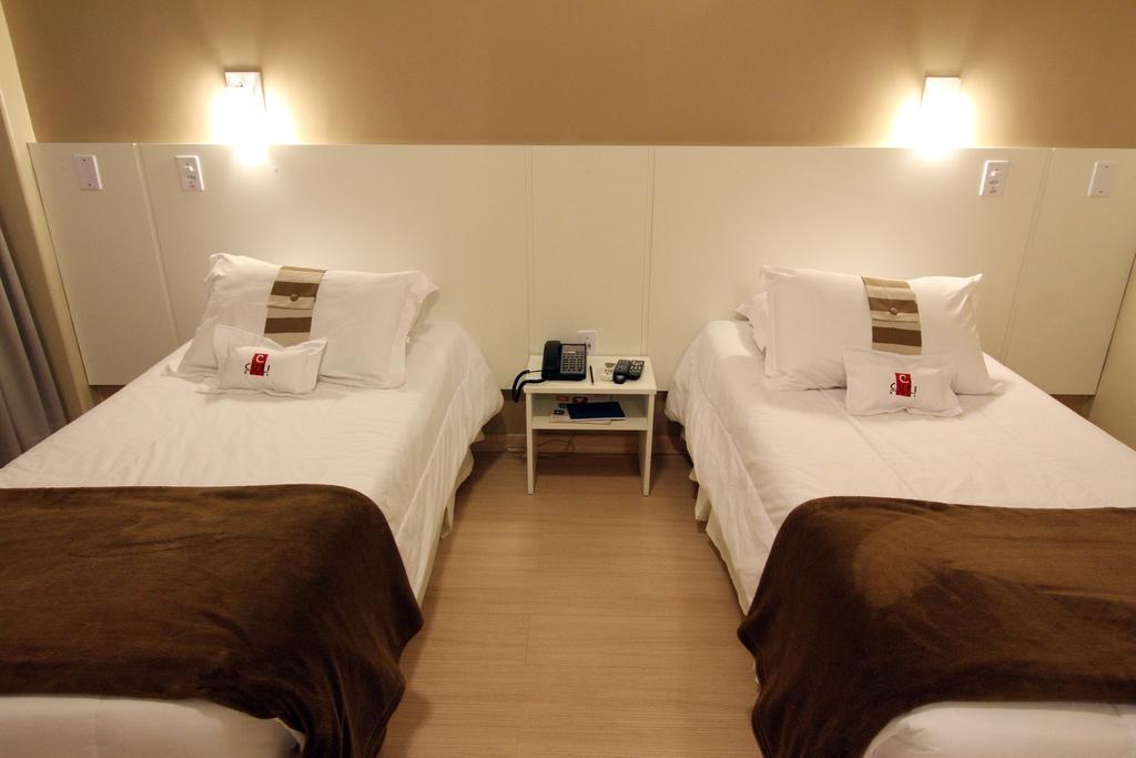 Hotel Curi Executive Πελότας Δωμάτιο φωτογραφία