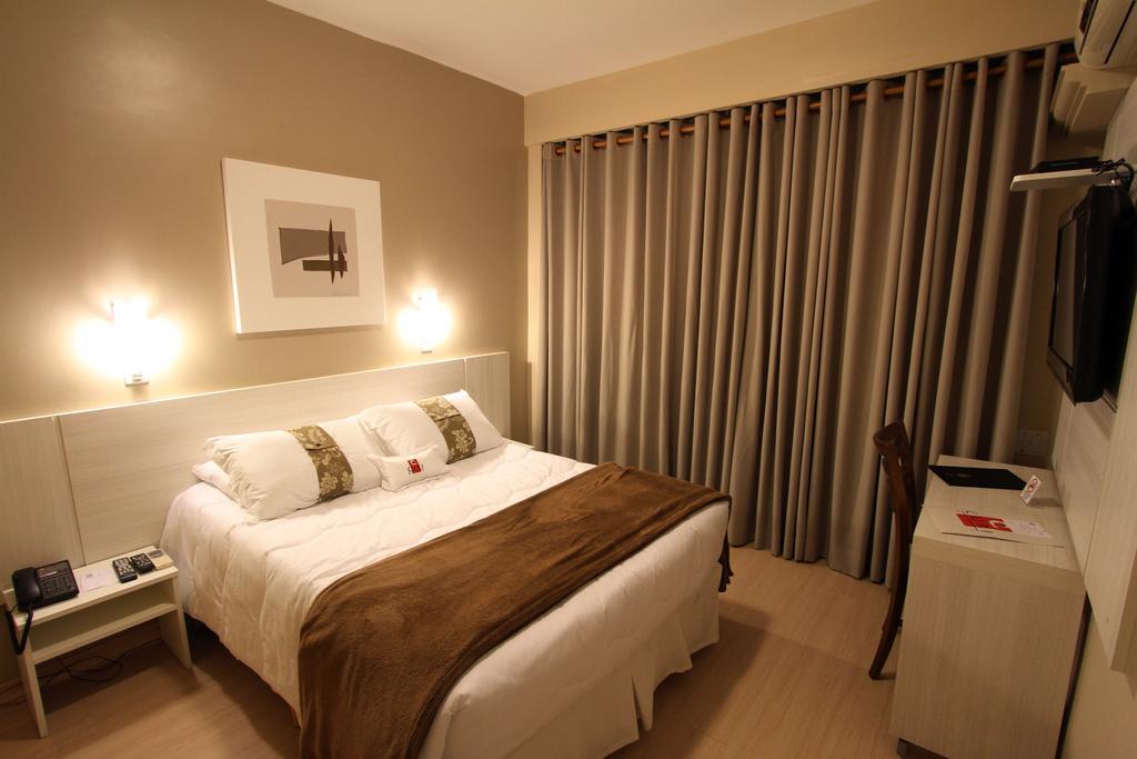 Hotel Curi Executive Πελότας Δωμάτιο φωτογραφία