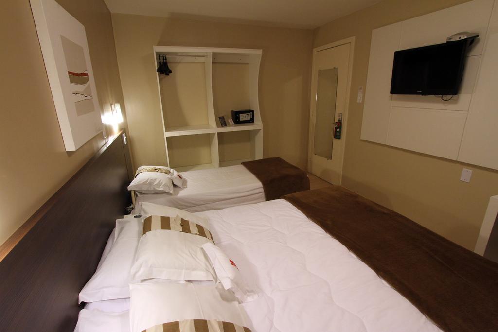 Hotel Curi Executive Πελότας Δωμάτιο φωτογραφία