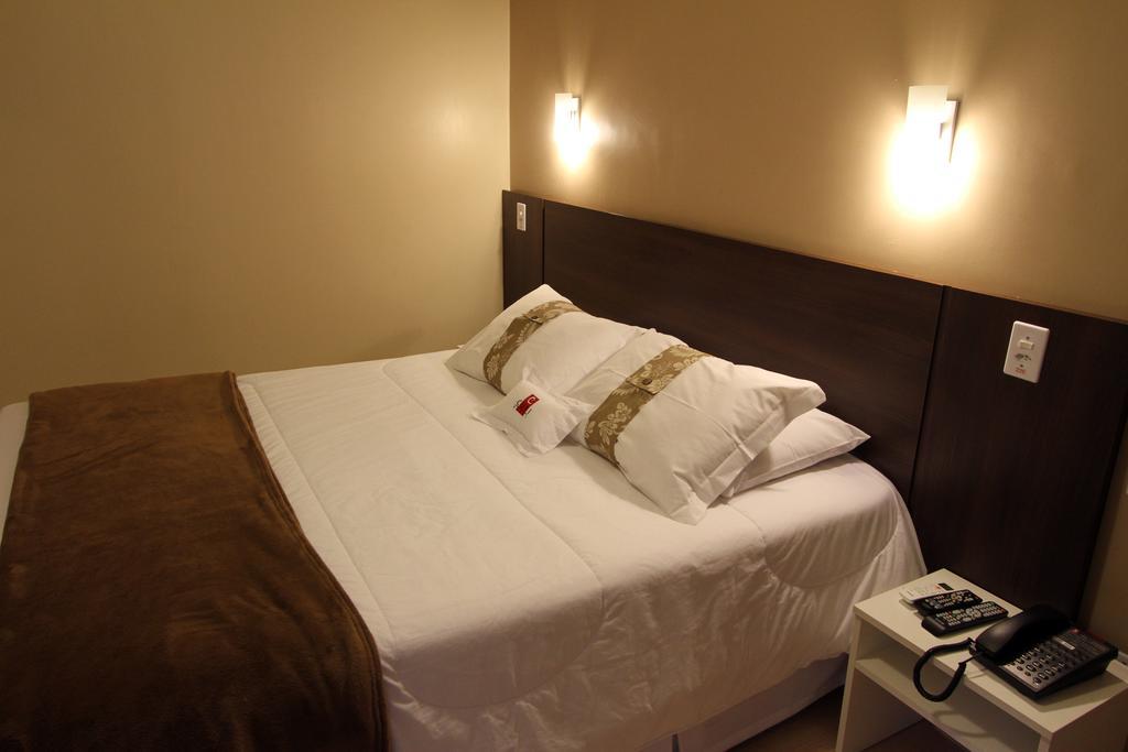 Hotel Curi Executive Πελότας Δωμάτιο φωτογραφία