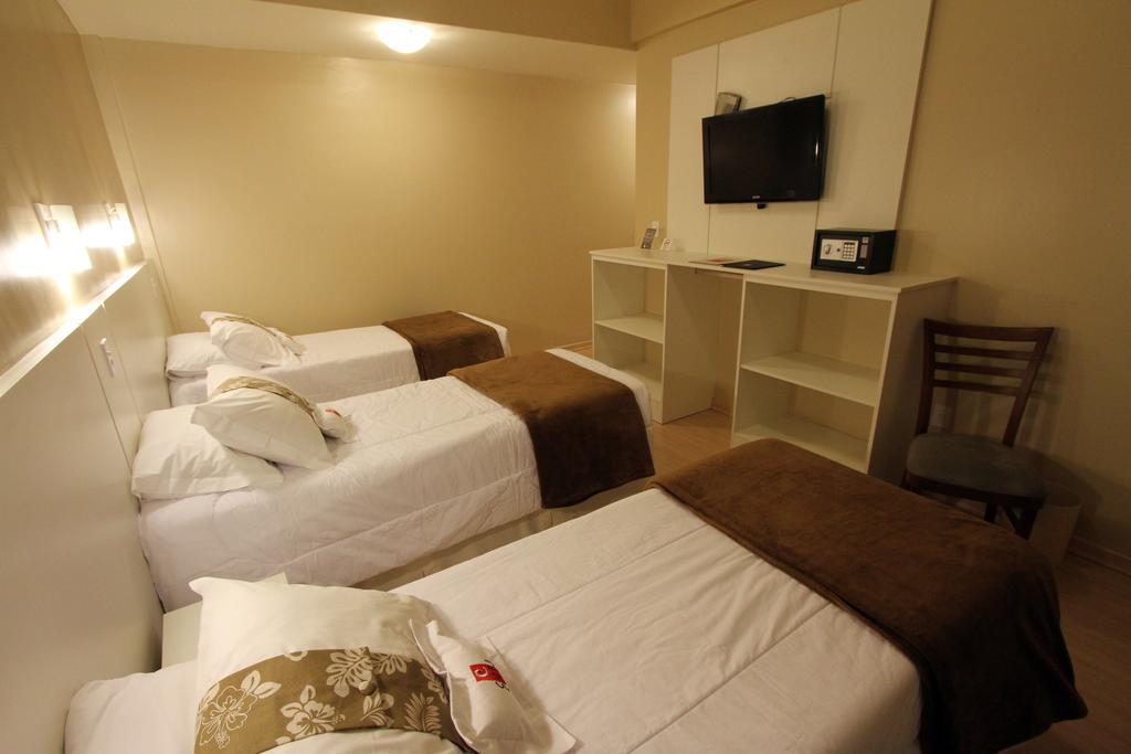 Hotel Curi Executive Πελότας Δωμάτιο φωτογραφία