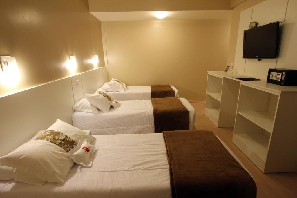 Hotel Curi Executive Πελότας Δωμάτιο φωτογραφία