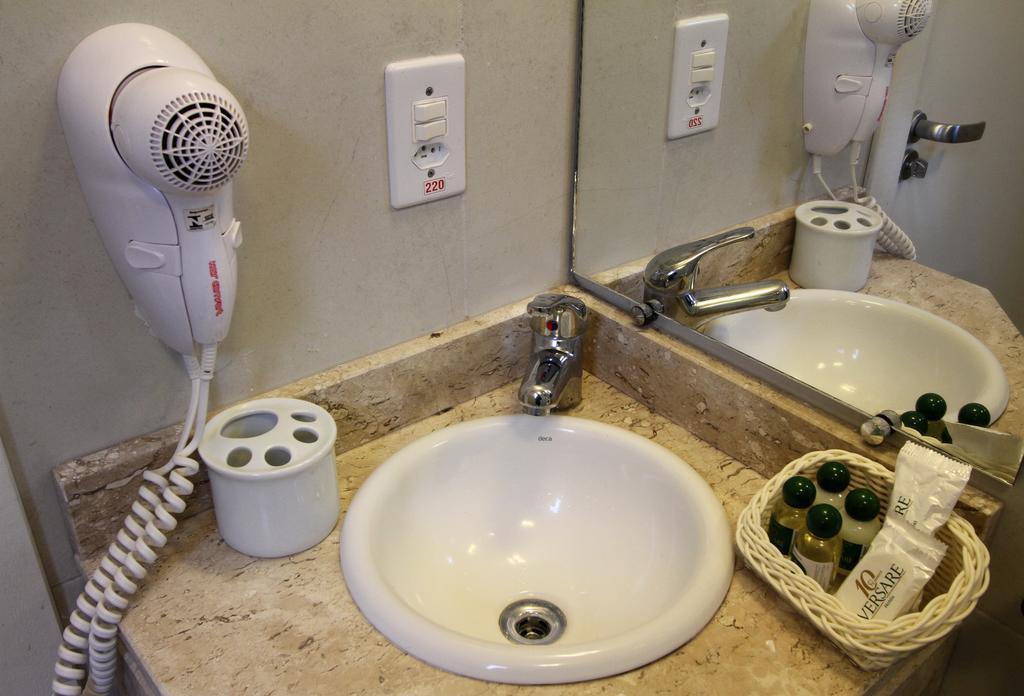 Hotel Curi Executive Πελότας Δωμάτιο φωτογραφία