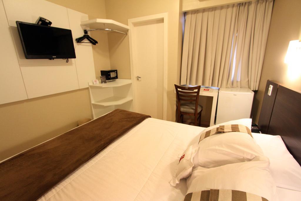 Hotel Curi Executive Πελότας Δωμάτιο φωτογραφία