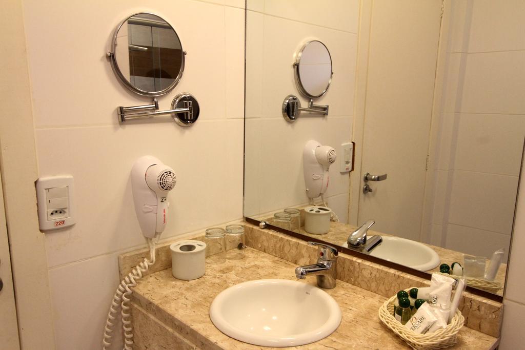 Hotel Curi Executive Πελότας Δωμάτιο φωτογραφία